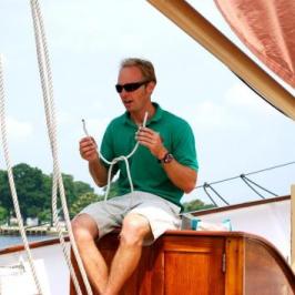 American Rover knot tying